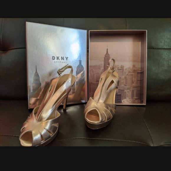 NWOT XApparel Platforms - Picture 5 of 6